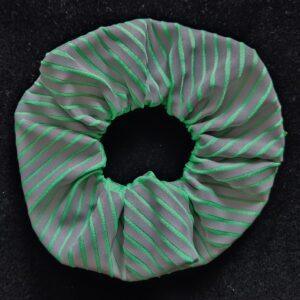 Helkivad patsikummid ehk Scrunchie - Neoonrohelise taustaga